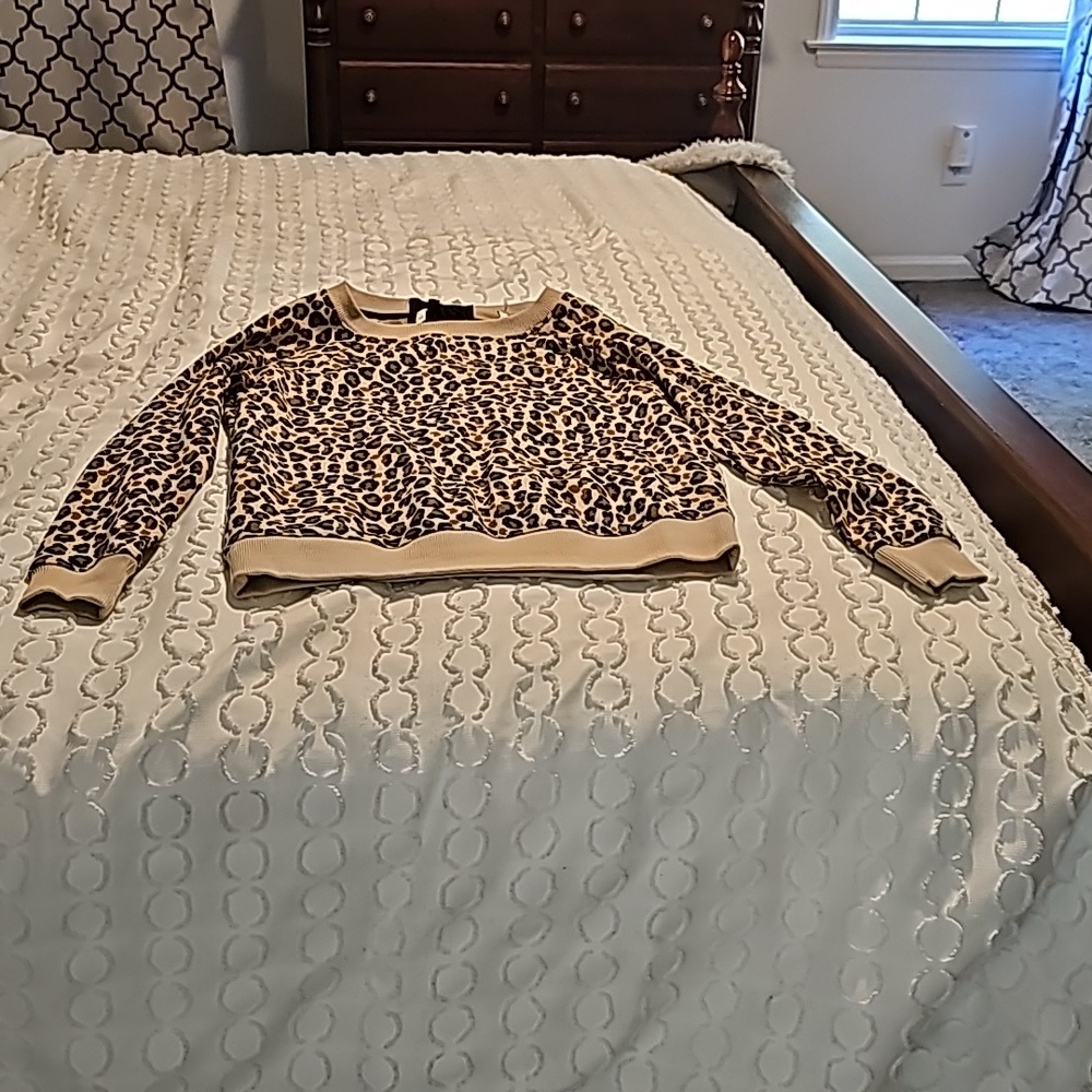 Crown & Ivy Upscale sweatshirt